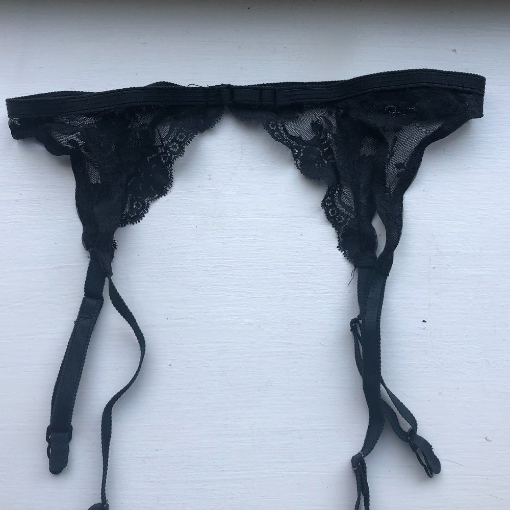 Black lace garter belt and stockings XS-S - NWOT